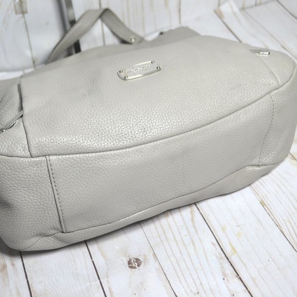 Michael Kors Bowery Large Leather Shoulder Bag - Picture 4 of 7